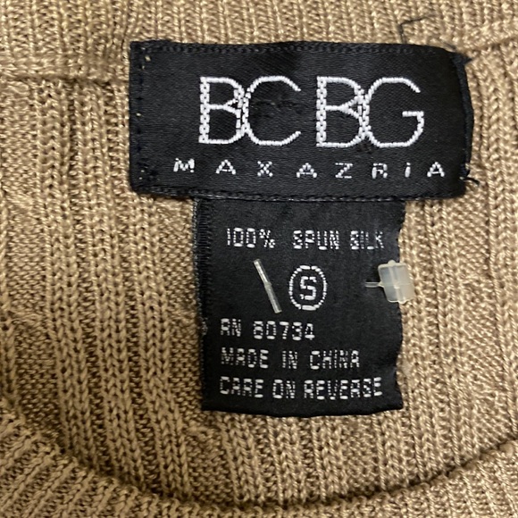 BCBG MAXAZRIA Spun Silk Y2K Cable Knit Sweater Vest - Picture 4 of 7